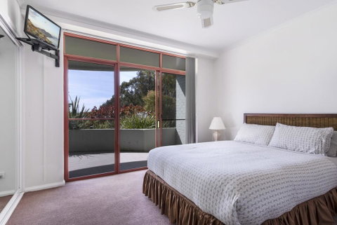 Mitchell Pde 2/1a - Fathoms - Accommodation Australia 2