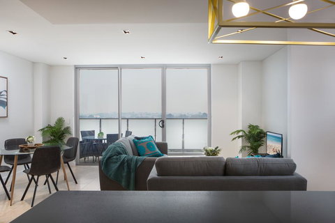 Modern 2 Bedroom Apartment In The Heart Of Burwood - Bed n Breakfasts 1