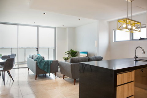 Modern 2 Bedroom Apartment In The Heart Of Burwood - Bed n Breakfasts 0
