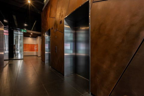 MODERN 2 BEDROOMS -SOUTHERN CROSS STATION - Local Tourism 3