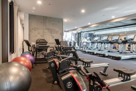 MODERN 2 BEDROOMS -SOUTHERN CROSS STATION - Local Tourism 2