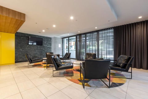 MODERN 2 BEDROOMS -SOUTHERN CROSS STATION - Local Tourism 1