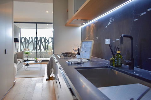 Modern And Elegant Apartment Near The Beach - Accommodation Australia 1