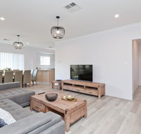 Modern and Spacious home near Curtin University - Accommodation Australia