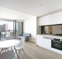 Modern Apartment in Darling Harbour - Accommodation Australia