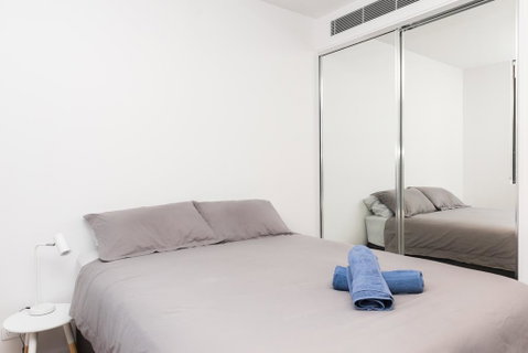 Modern Apartment In The Heart Of The Sydney CBD - Bed n Breakfasts 3
