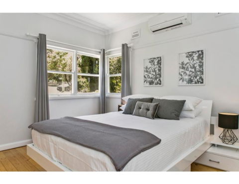 Modern Aus Home On The Edge Of North Ryde Oval - Australia Shopping 3