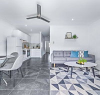 Modern Beach Front Apartment - Accommodation Australia