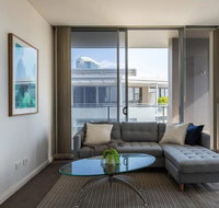 Modern Harbourside Apartment With A View - Bed n Breakfasts