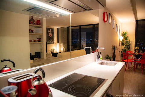 Modern, Clean, Luxury At The Right Price..... - Accommodation Australia 1