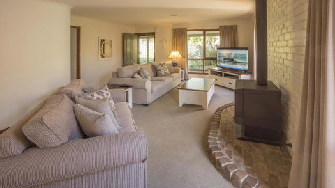 Mollymook Fantastic Holiday House - Accommodation Australia 3