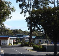 Moomba Holiday and Caravan Park - Australia Shopping