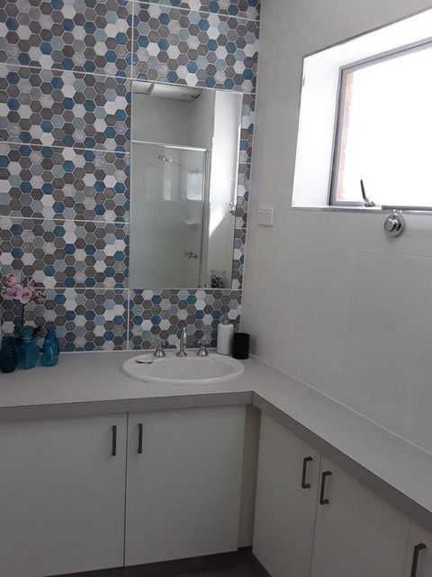 Moondara Unit 2, 21 Bulcock Beach Esplanade, Bulcock Beach - Accommodation Australia 3