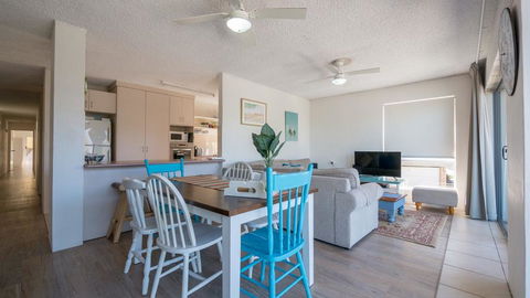 Moondara Unit 2, 21 Bulcock Beach Esplanade, Bulcock Beach - Accommodation Australia 1