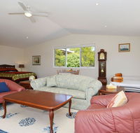 Morisset Waterfront 1bdr Studio looking over Trinity Marina - Accommodation Australia