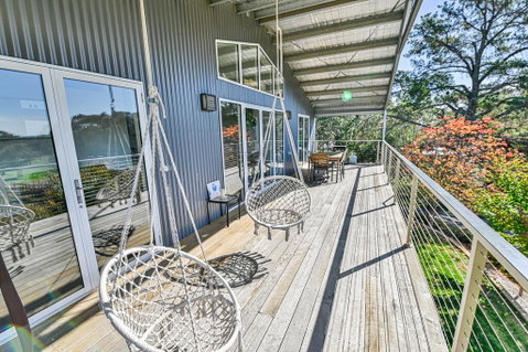 Mortimers Wines - The Canopy Loft - Accommodation Australia 2