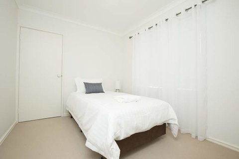 Mt Pleasant Short Stay - Accommodation Australia 2