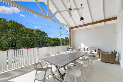 Mudjimba Island Beach House - Australia Shopping 2