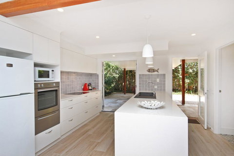 Mudjimba Sands, Mudjimba, Pet Friendly, BOND 500, LINEN INCLUDED, WIFI - Australia Shopping 0