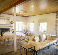 Myrtle Tree Lodge - Flowers Kangaroo Valley - Local Tourism