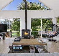Nafplio Luxury hideaway with open fireplace on 3 acre vineyard water views close to wineries - Accommodation Australia