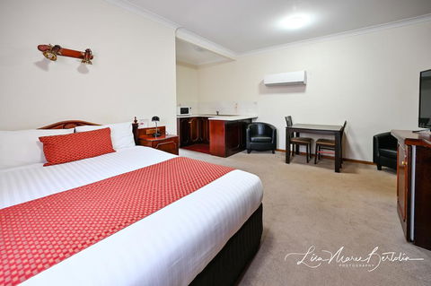 Narrandera Club Motor Inn - Australia Shopping 3