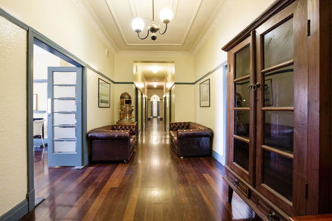 Captain Stirling Hotel - Accommodation Australia 6