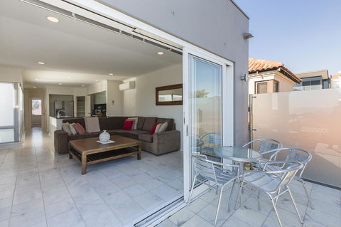 Cottesloe Beach House II - Accommodation Australia 12