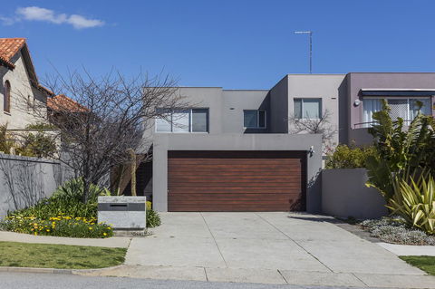 Cottesloe Beach House II - Accommodation Australia 26