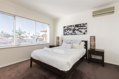 Cottesloe Beach House II - Accommodation Australia 14