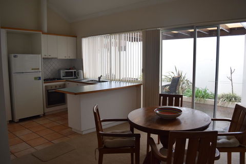Dunes Scarborough Beach - Accommodation Australia 7