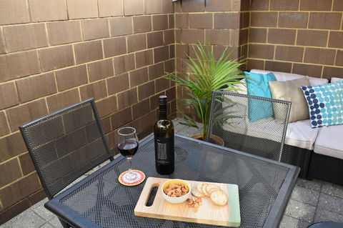 Central Executive Townhouse - Accommodation Australia 12