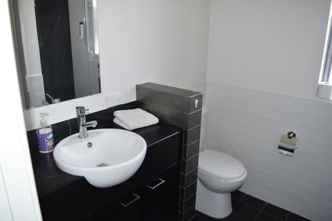 Central Executive Townhouse - Accommodation Australia 8
