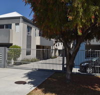 Central Executive Townhouse - Accommodation Australia