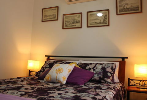 Jacaranda Hideaway Bed & Breakfast - Local Tourism 1
