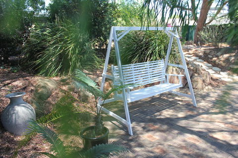Jacaranda Hideaway Bed & Breakfast - Local Tourism 11