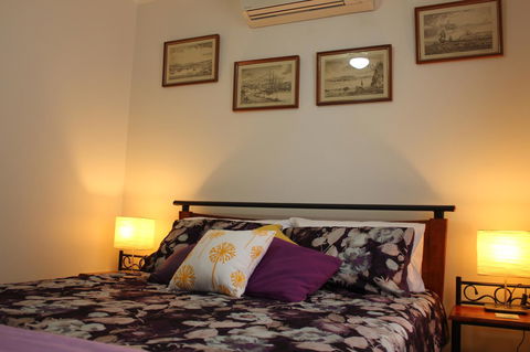 Jacaranda Hideaway Bed & Breakfast - Local Tourism 8