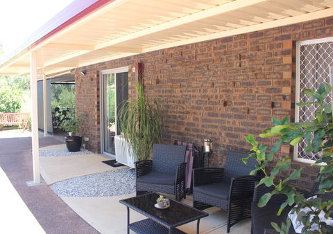 Jacaranda Hideaway Bed & Breakfast - Local Tourism 12