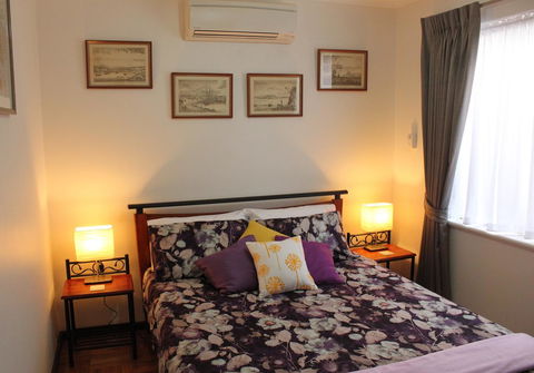 Jacaranda Hideaway Bed & Breakfast - Local Tourism 2