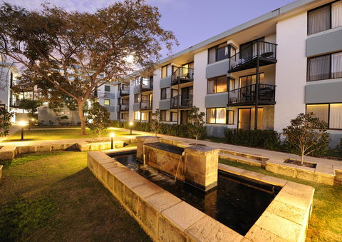 Lodestar Waterside Apartments - Accommodation Australia 3