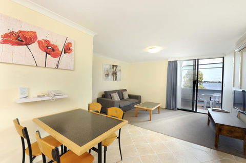 Lodestar Waterside Apartments - Accommodation Australia 21