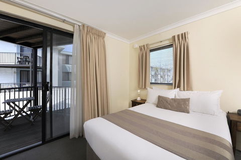 Lodestar Waterside Apartments - Accommodation Australia 43