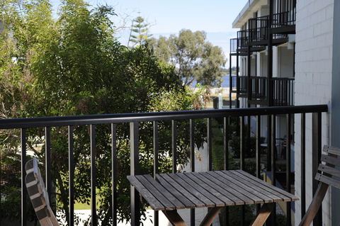 Lodestar Waterside Apartments - Accommodation Australia 42