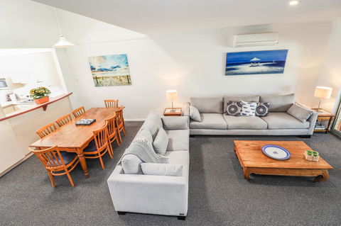 Bayshore Beachside Resort - Accommodation Australia 42