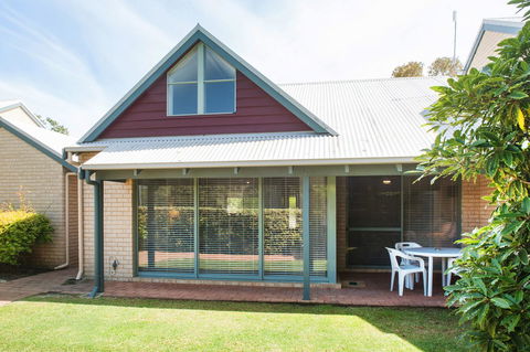 Bayshore Beachside Resort - Accommodation Australia 25