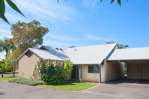 Bayshore Beachside Resort - Accommodation Australia 31