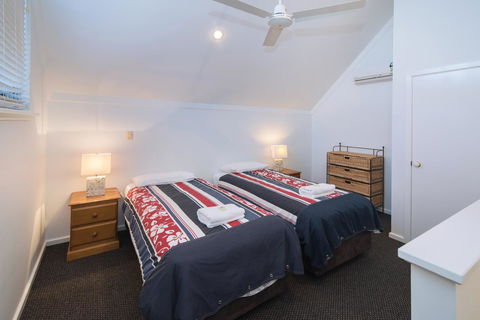 Bayshore Beachside Resort - Accommodation Australia 2
