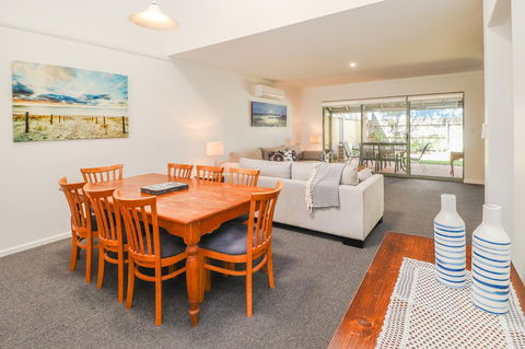 Bayshore Beachside Resort - Accommodation Australia 40
