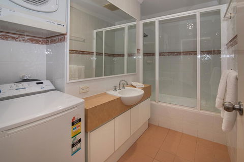Bayshore Beachside Resort - Accommodation Australia 35