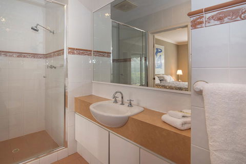 Bayshore Beachside Resort - Accommodation Australia 34